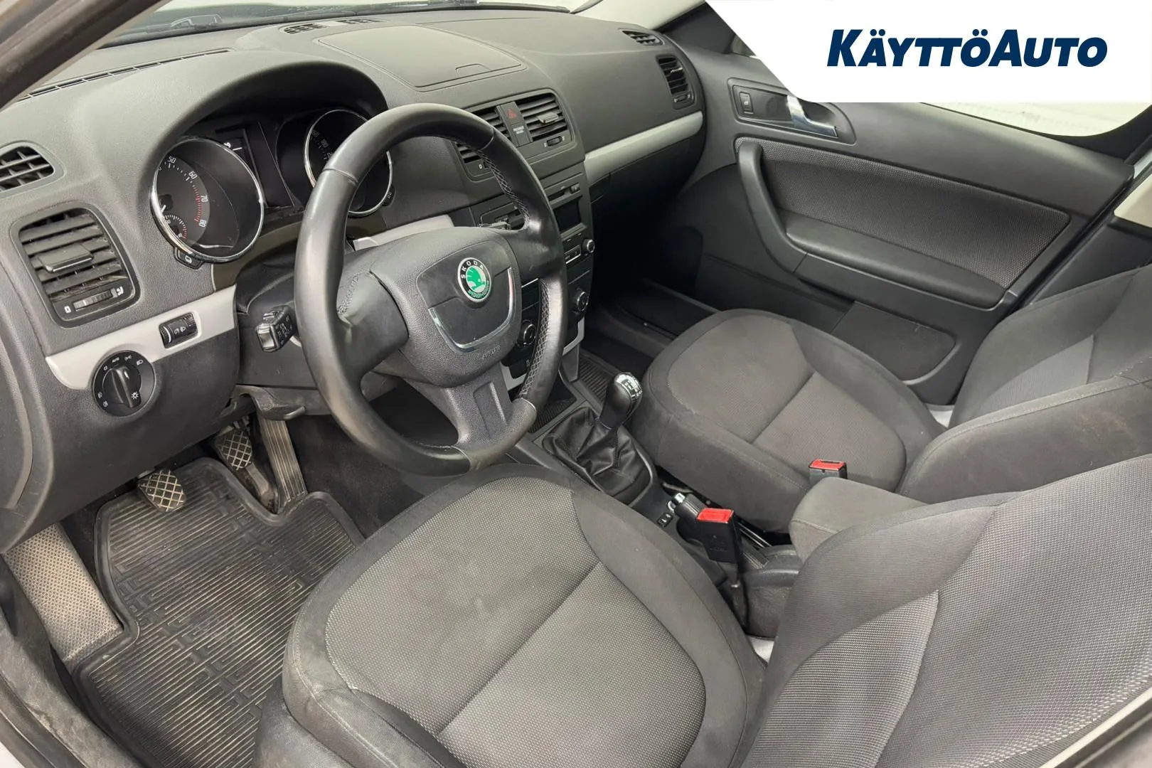 Skoda Yeti XUE-975 carousel image