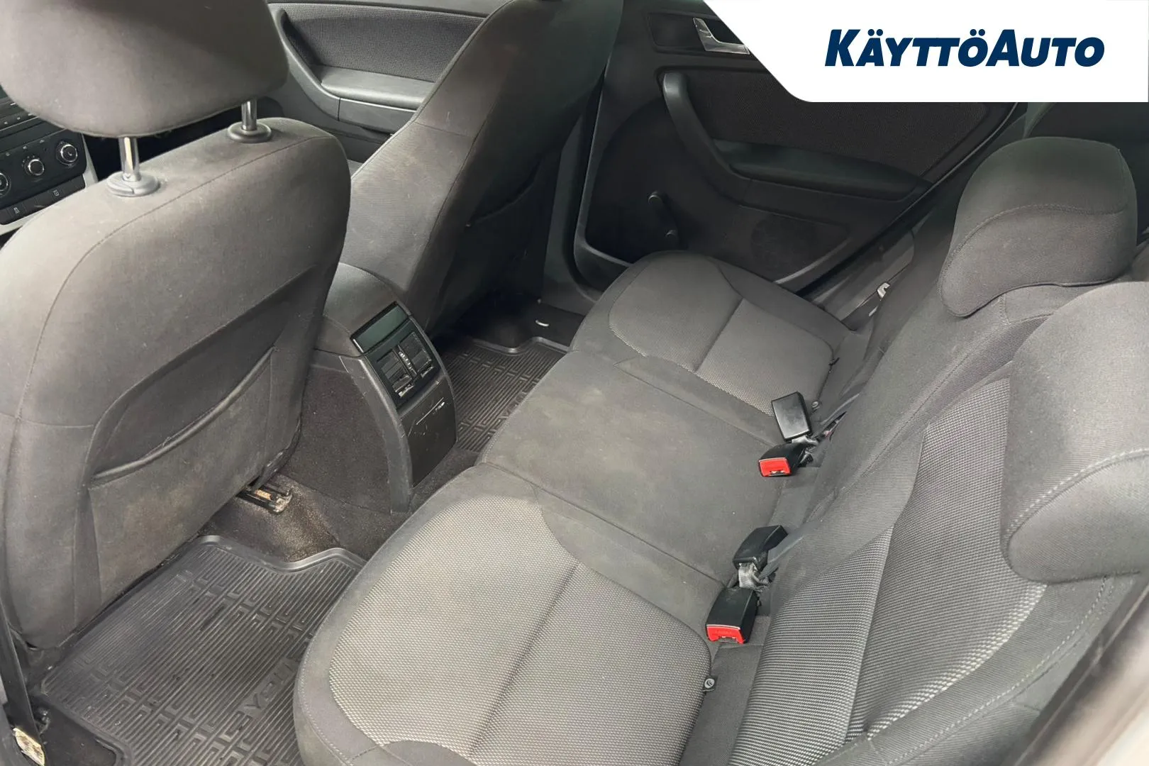 Skoda Yeti XUE-975 carousel image