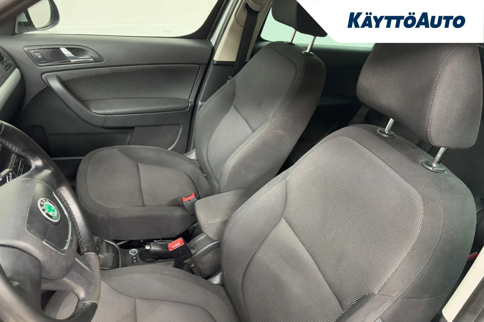 Skoda Yeti XUE-975 carousel image