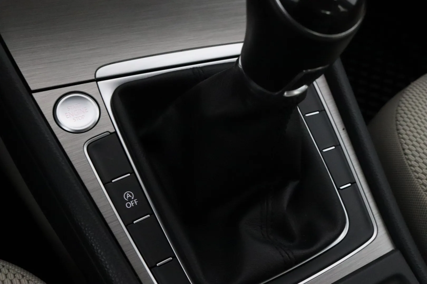 VOLKSWAGEN Golf XNP-899 carousel image