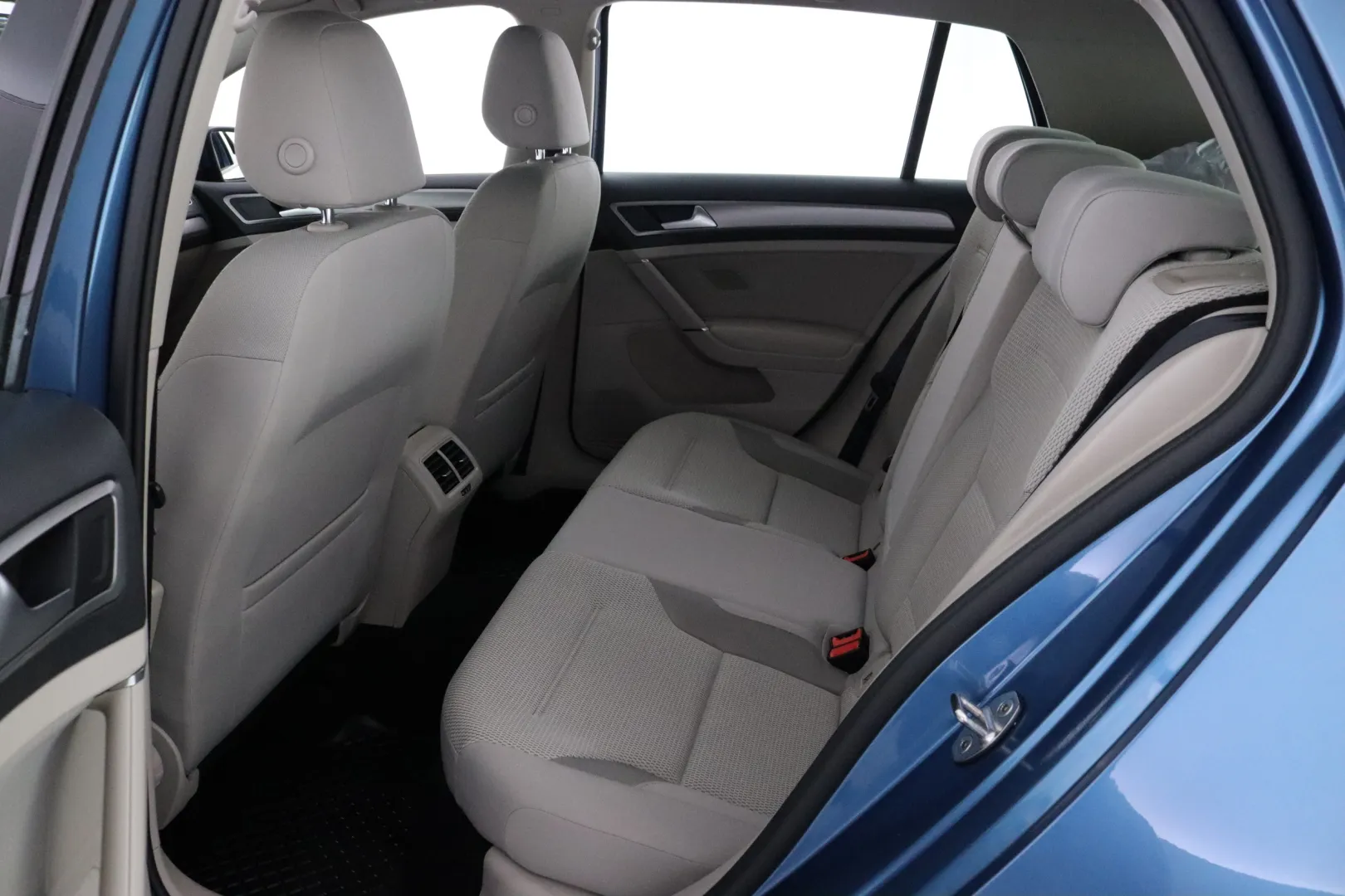 VOLKSWAGEN Golf XNP-899 carousel image