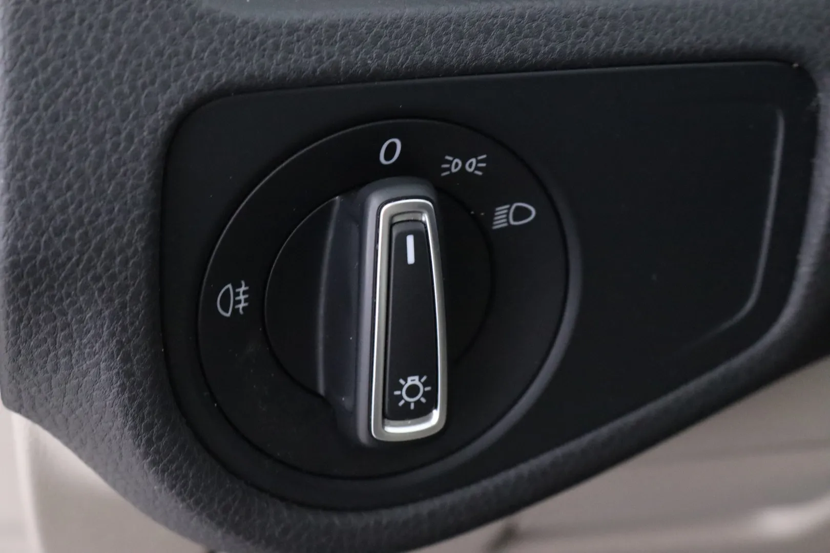 VOLKSWAGEN Golf XNP-899 carousel image