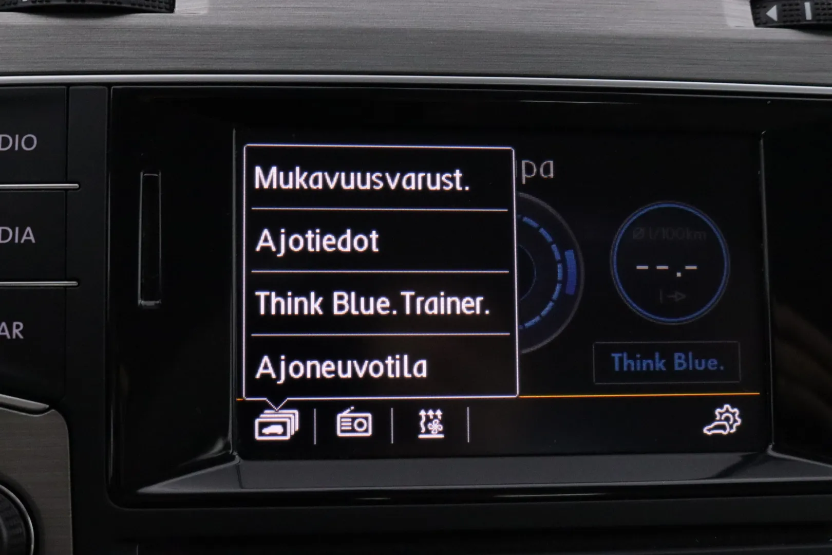 VOLKSWAGEN Golf XNP-899 carousel image