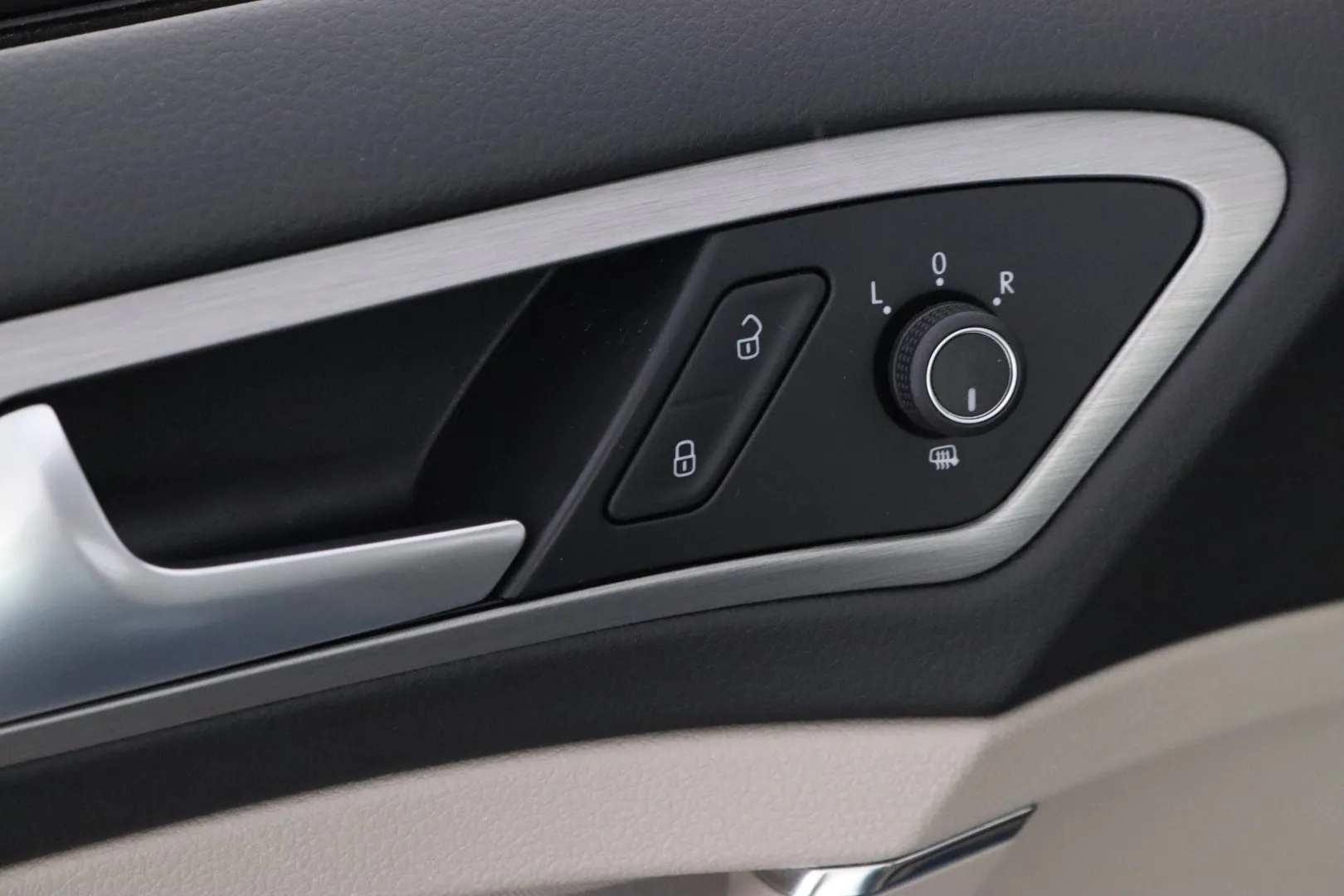 VOLKSWAGEN Golf XNP-899 carousel image