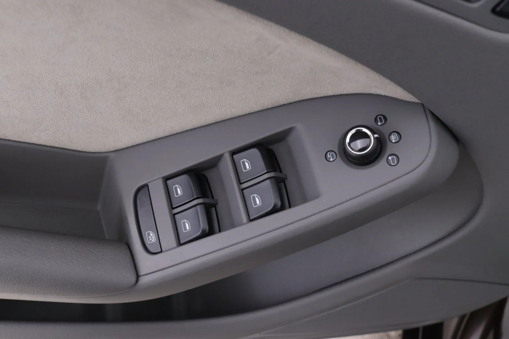 AUDI A5 TNZ-622 carousel image