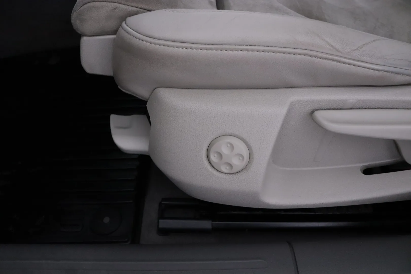 AUDI A5 TNZ-622 carousel image