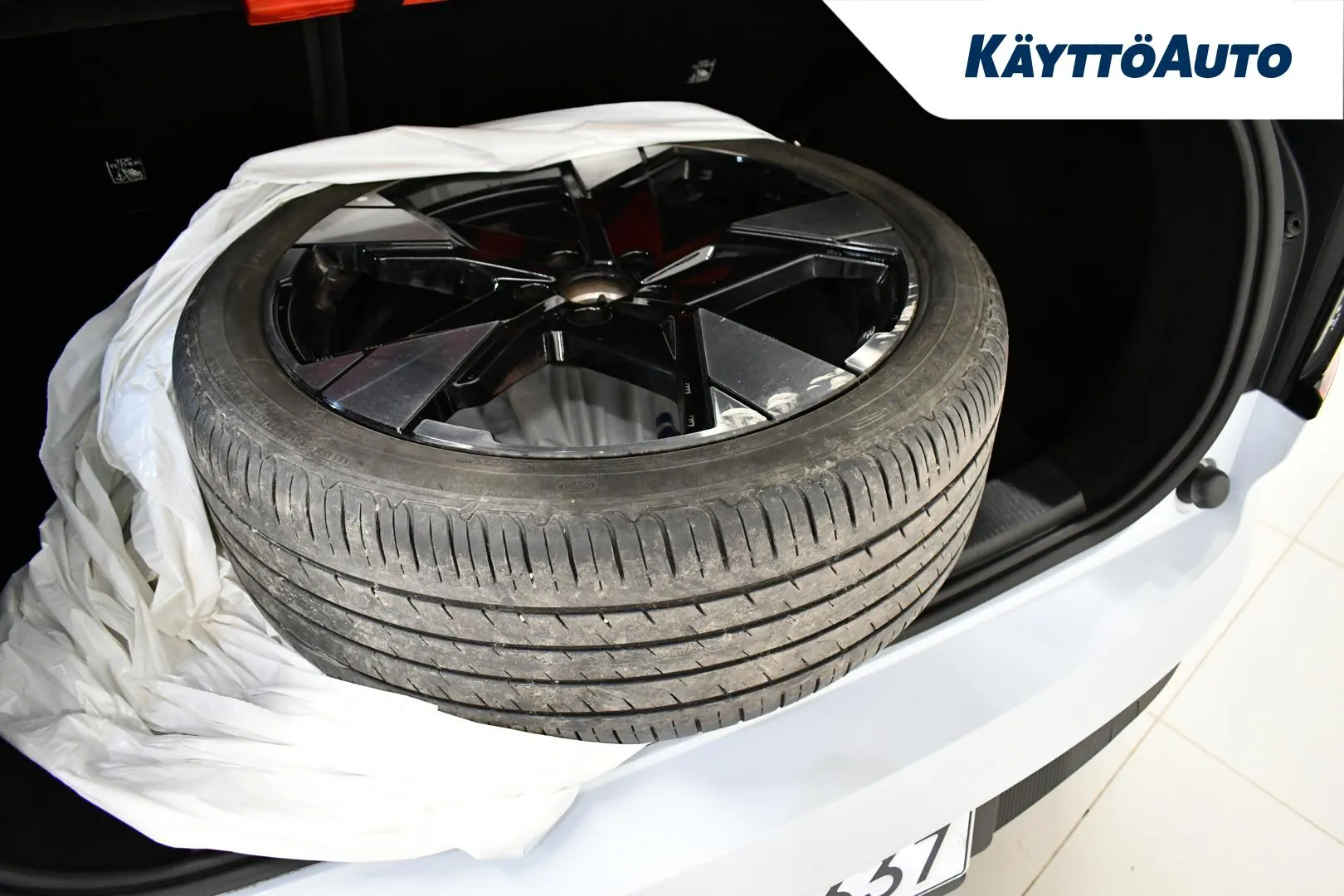 VOLVO EX30 NNR-337 carousel image