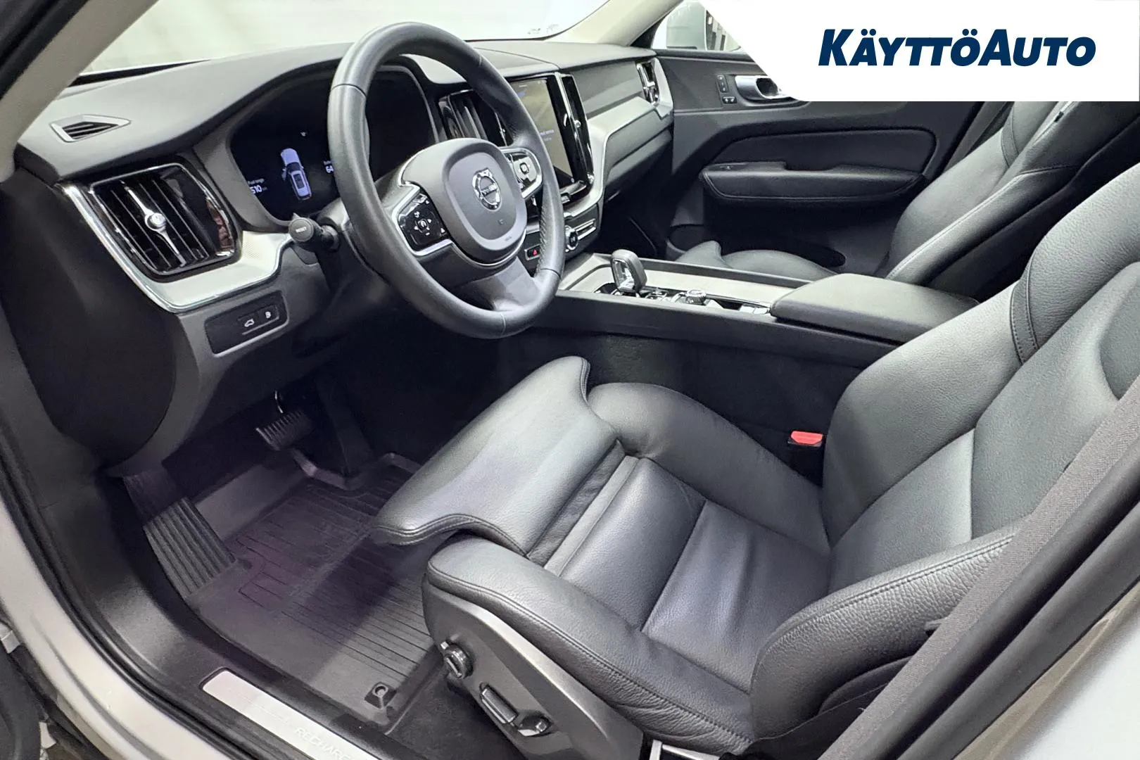 VOLVO XC60 GPJ-306 carousel image