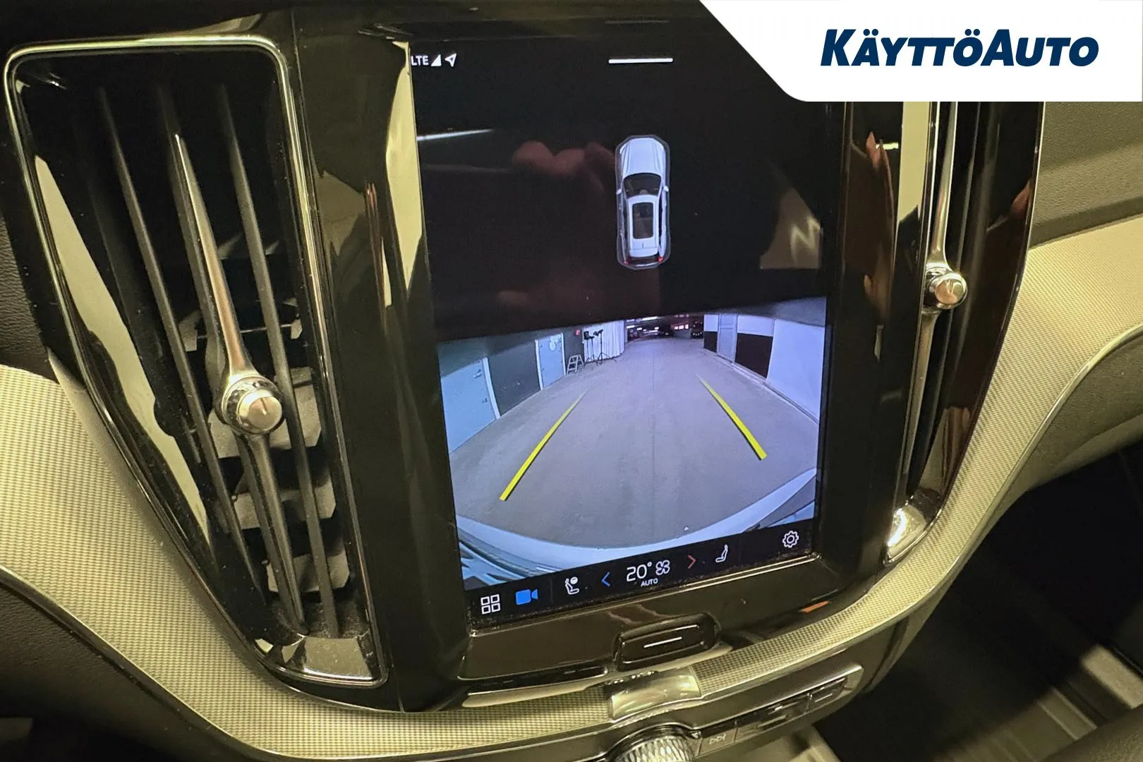 VOLVO XC60 GPJ-306 carousel image