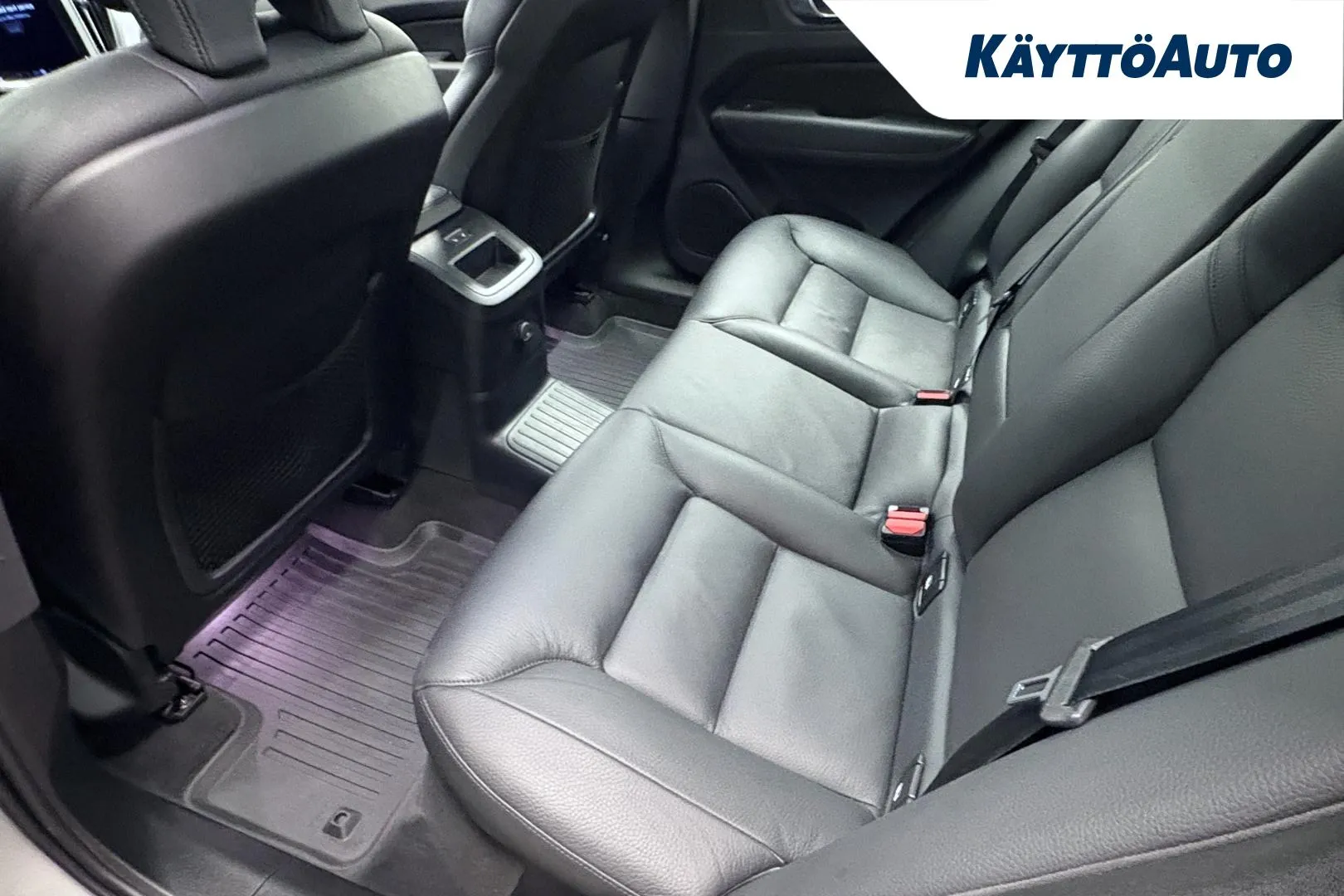 VOLVO XC60 GPJ-306 carousel image