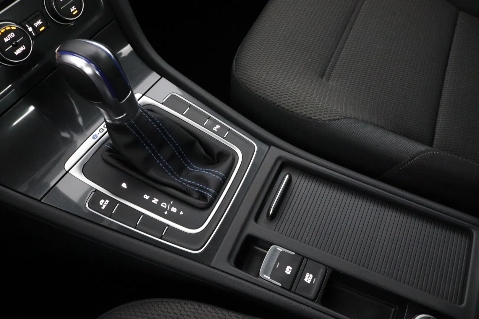 VOLKSWAGEN Golf GPC-986 carousel image