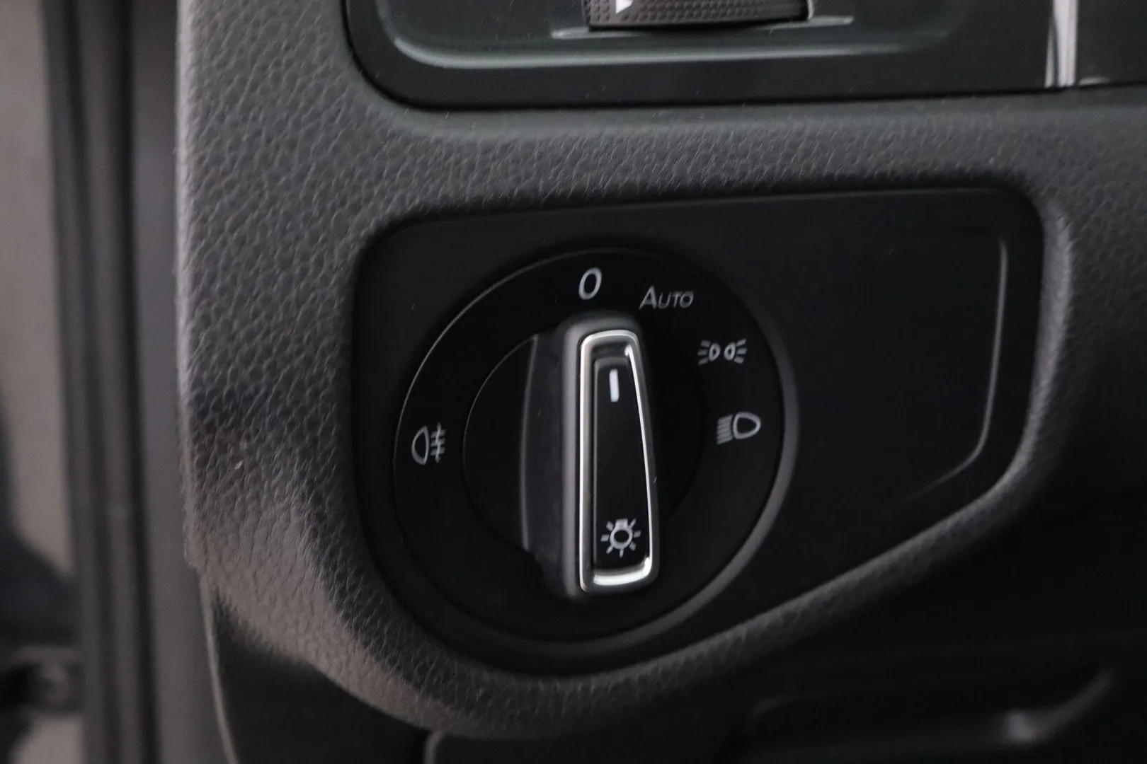 VOLKSWAGEN Golf GPC-986 carousel image