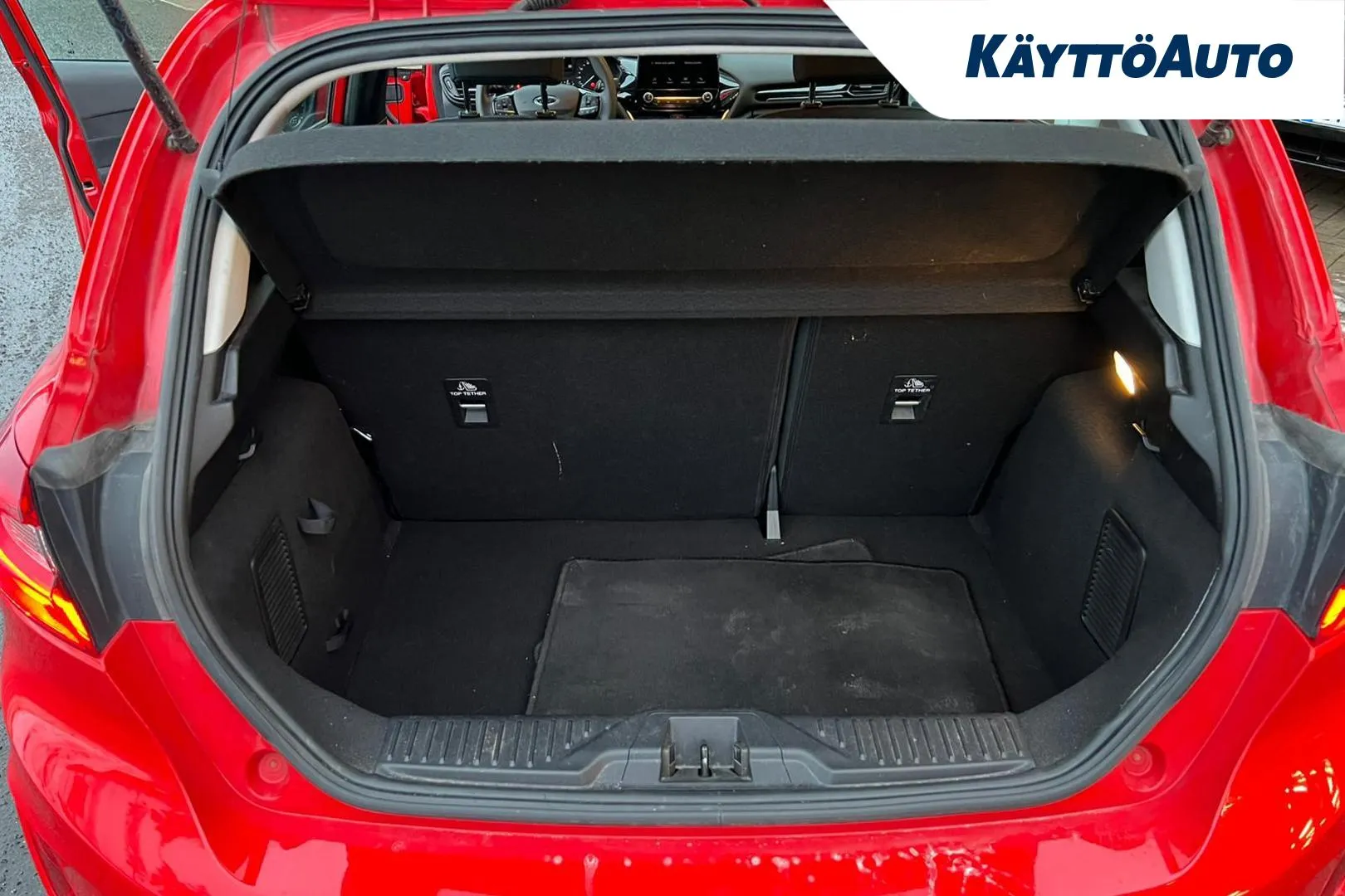 FORD Fiesta ZNE-618 carousel image