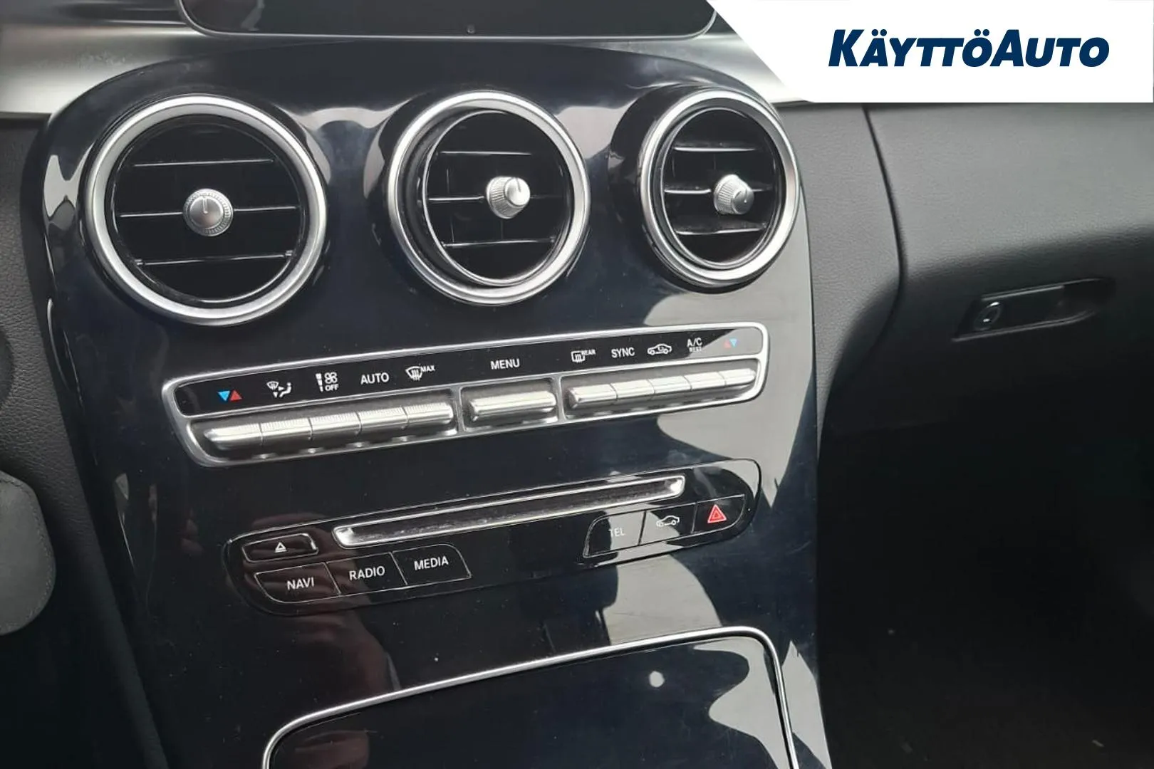 MERCEDES-BENZ C BTH-562 carousel image