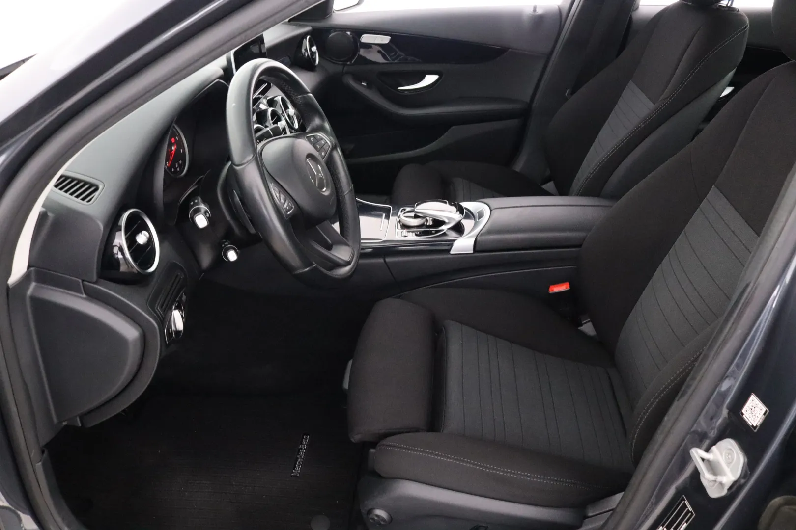 MERCEDES-BENZ C BTH-562 carousel image