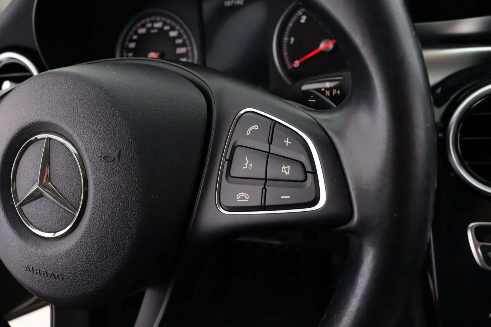 MERCEDES-BENZ C BTH-562 carousel image