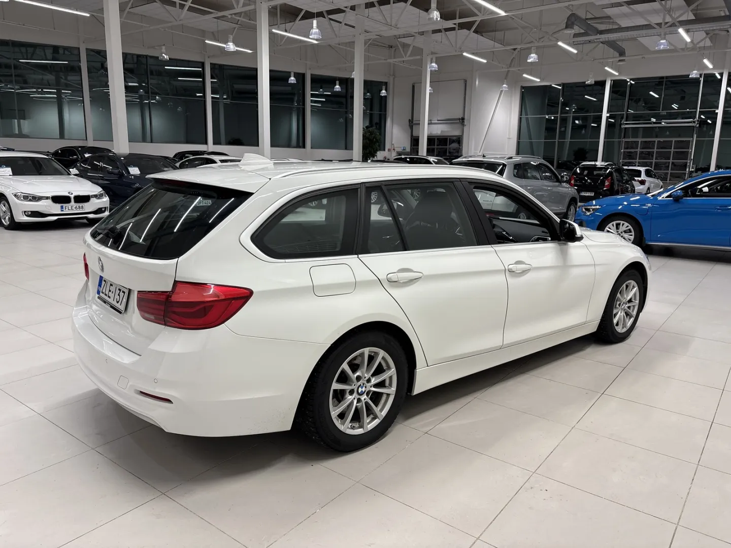 BMW 318 ZLE-137 carousel image