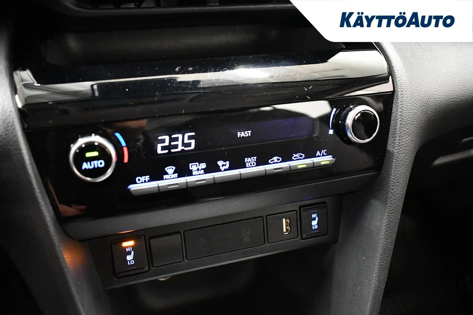 TOYOTA Yaris Cross RVS-572 carousel image