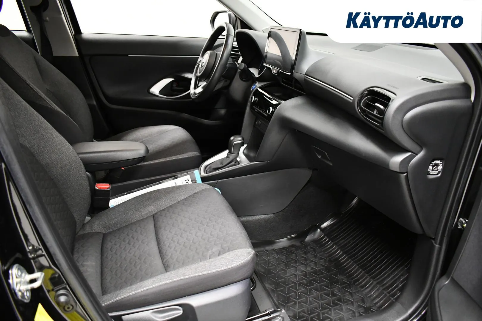 TOYOTA Yaris Cross RVS-572 carousel image