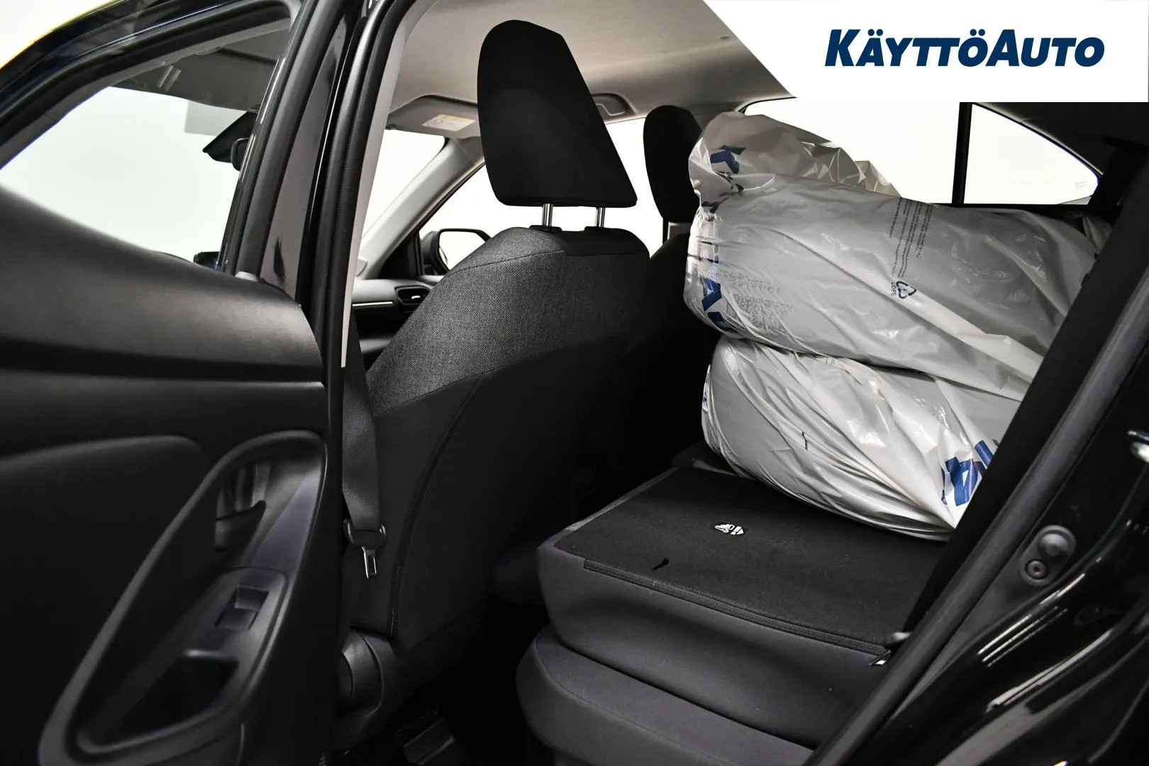 TOYOTA Yaris Cross RVS-572 carousel image