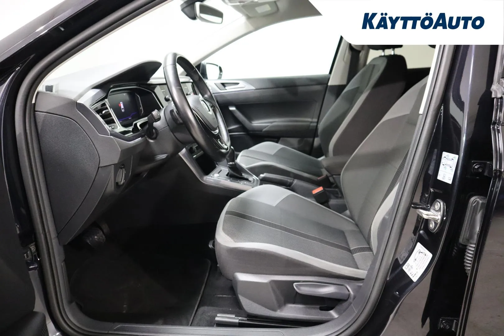 Volkswagen Polo KTH-422 carousel image