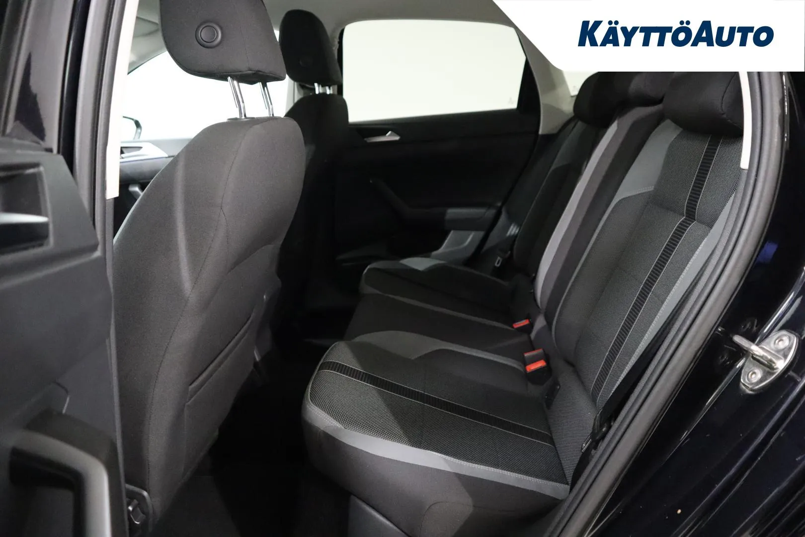 Volkswagen Polo KTH-422 carousel image