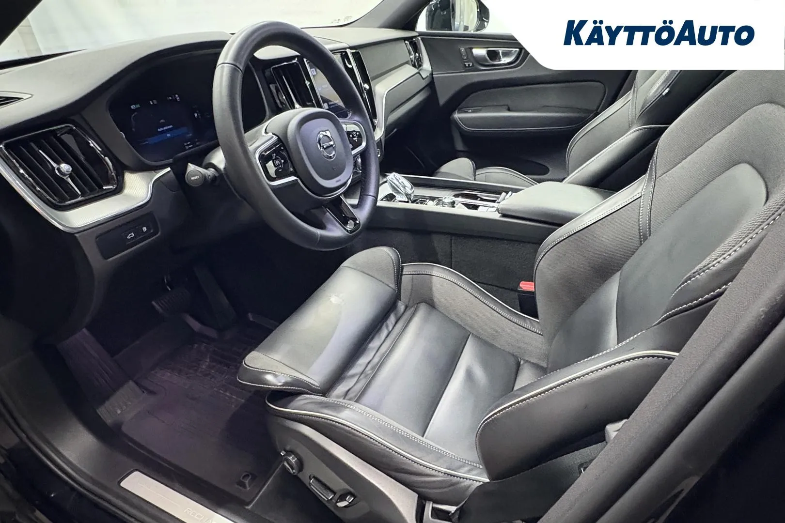 VOLVO XC60 RVM-977 carousel image