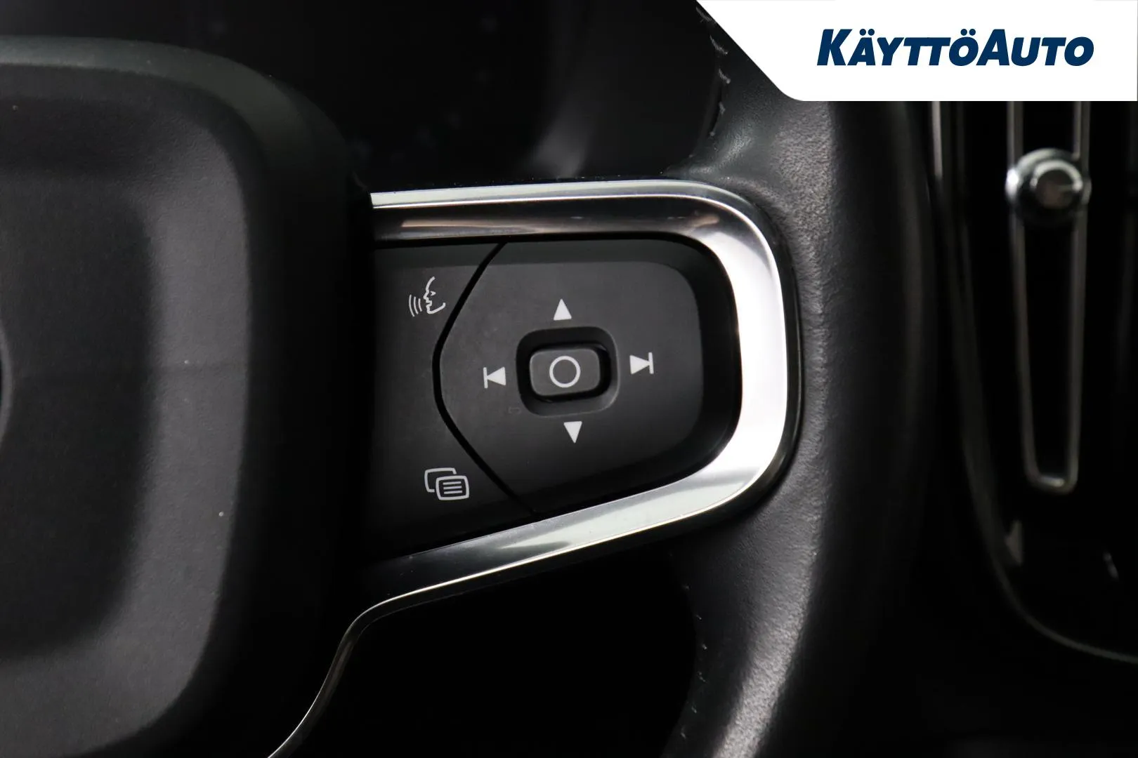 Volvo XC40 RUA-552 carousel image