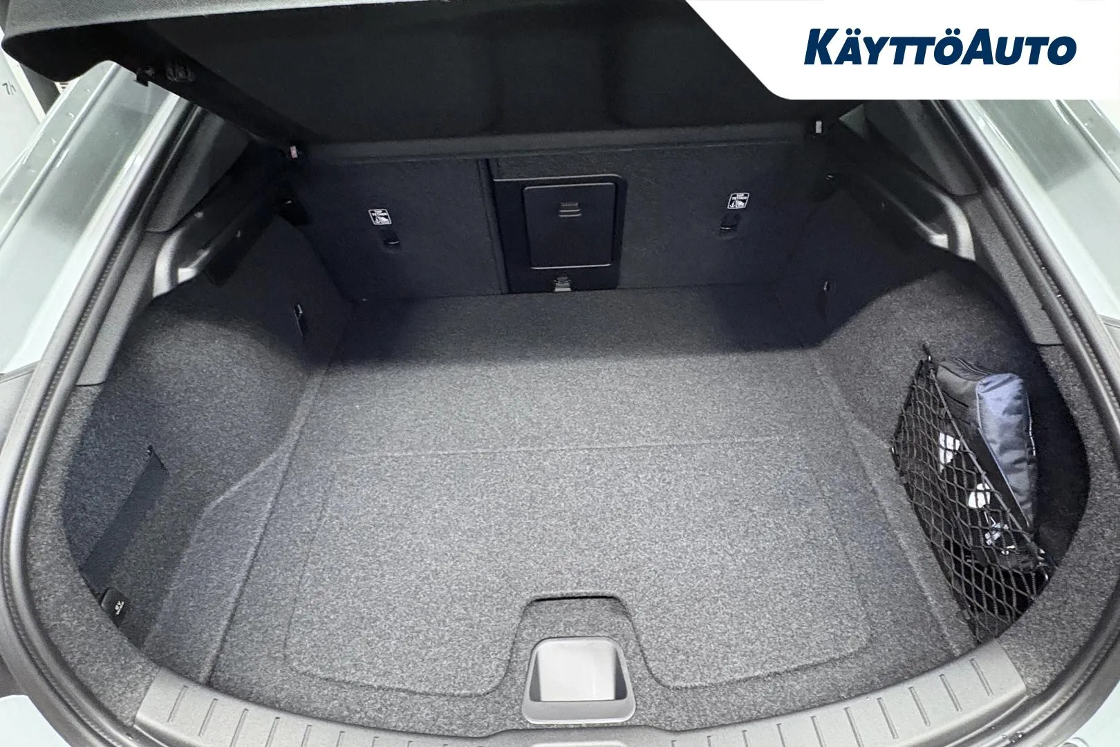 Polestar 2 LTO-636 carousel image