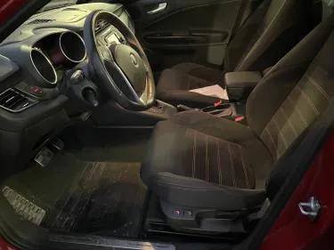 Alfa Romeo Giulietta MMN-671 carousel image