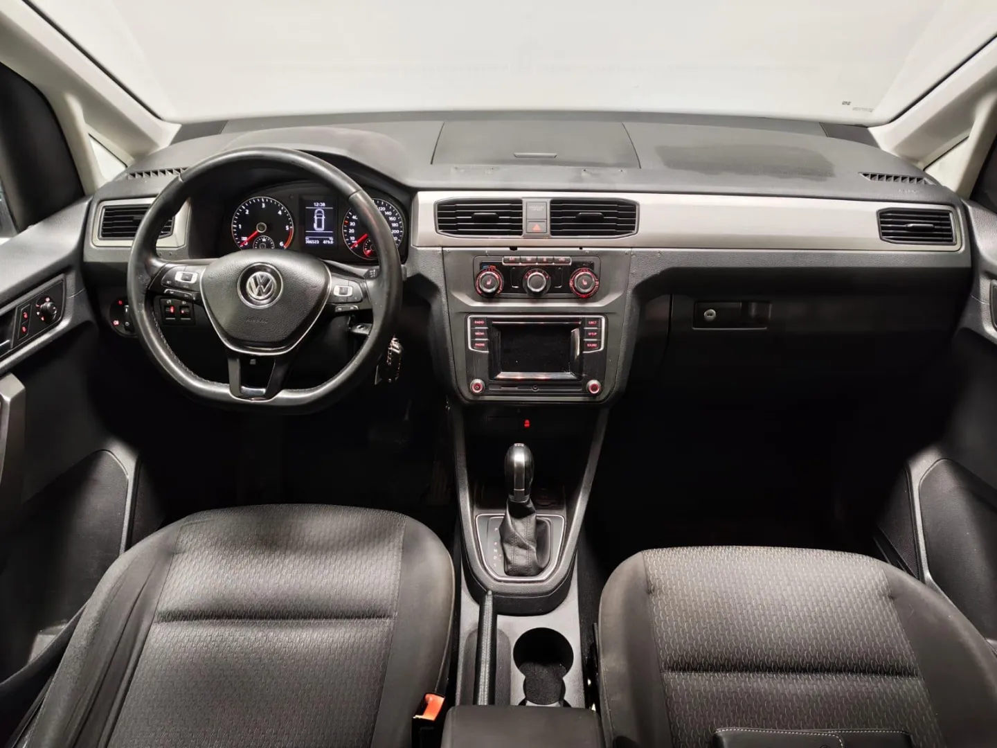 Volkswagen Caddy Maxi MOA-471 carousel image