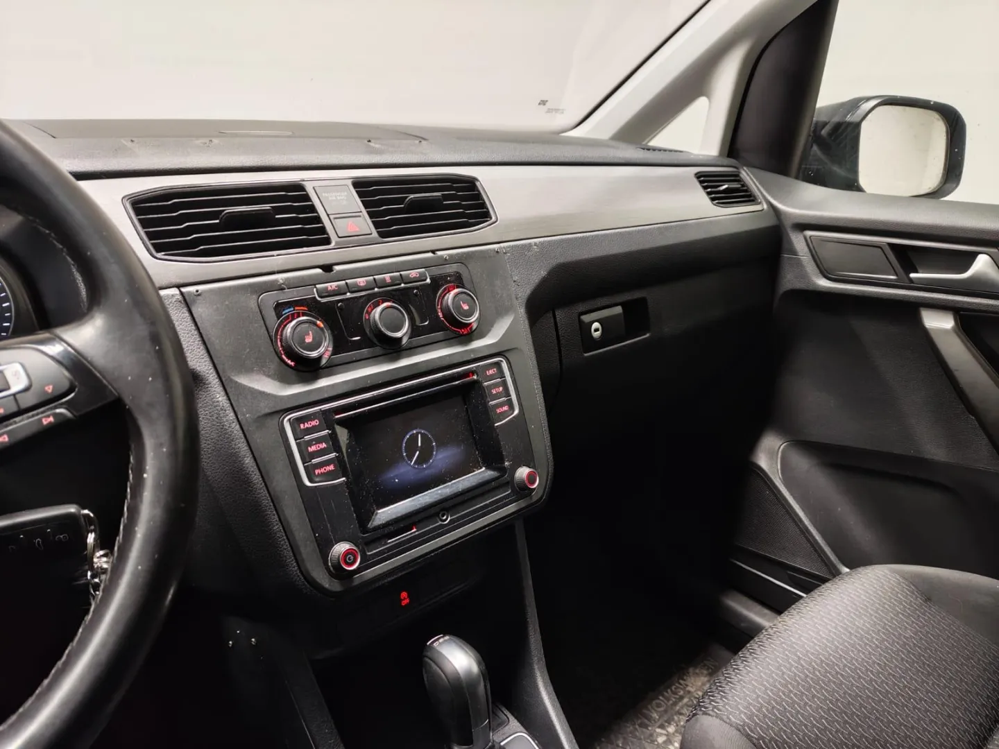 Volkswagen Caddy Maxi MOA-471 carousel image