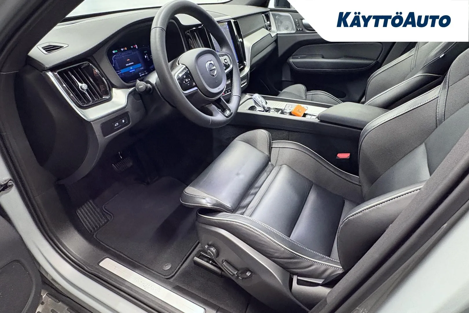 VOLVO XC60 MPM-599 carousel image