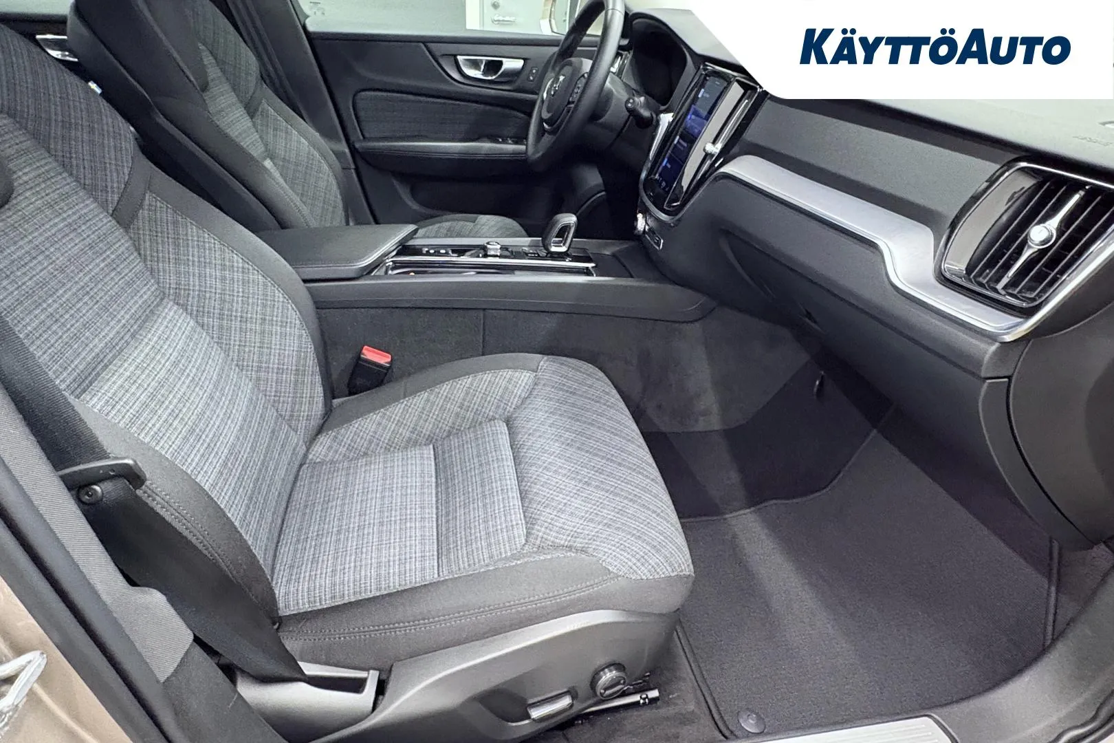 VOLVO V60 EUR-686 carousel image