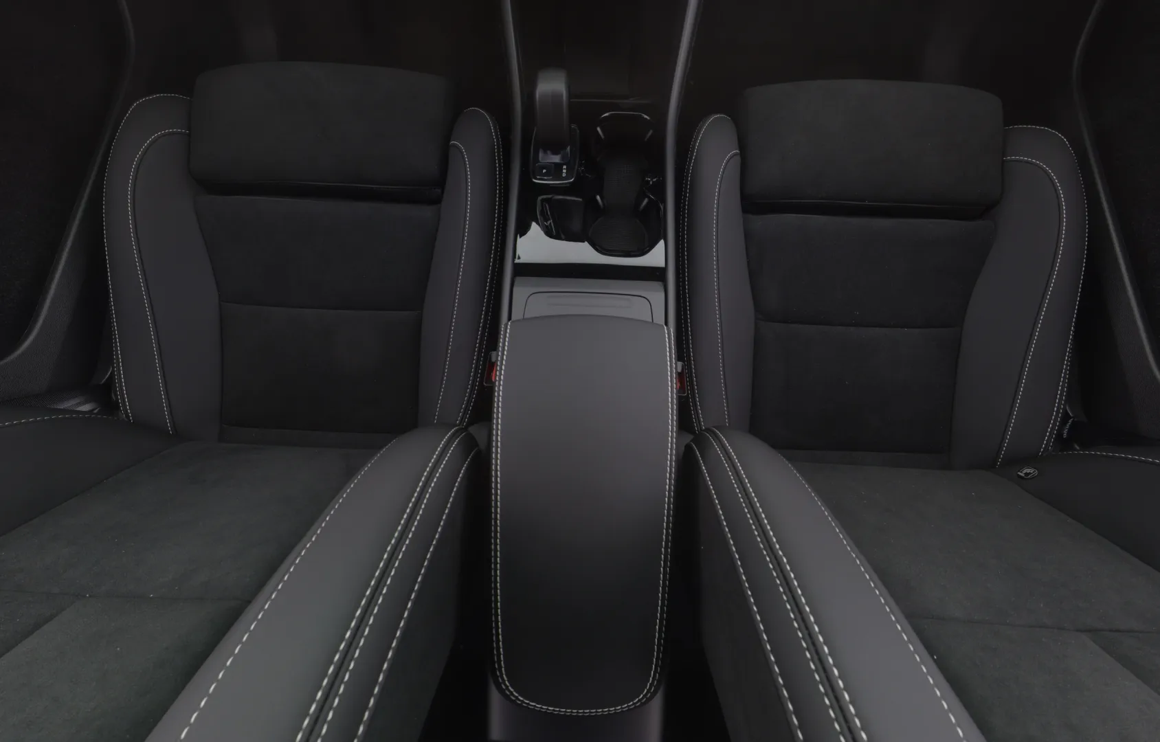 Volvo EX40 MRS-614 carousel image