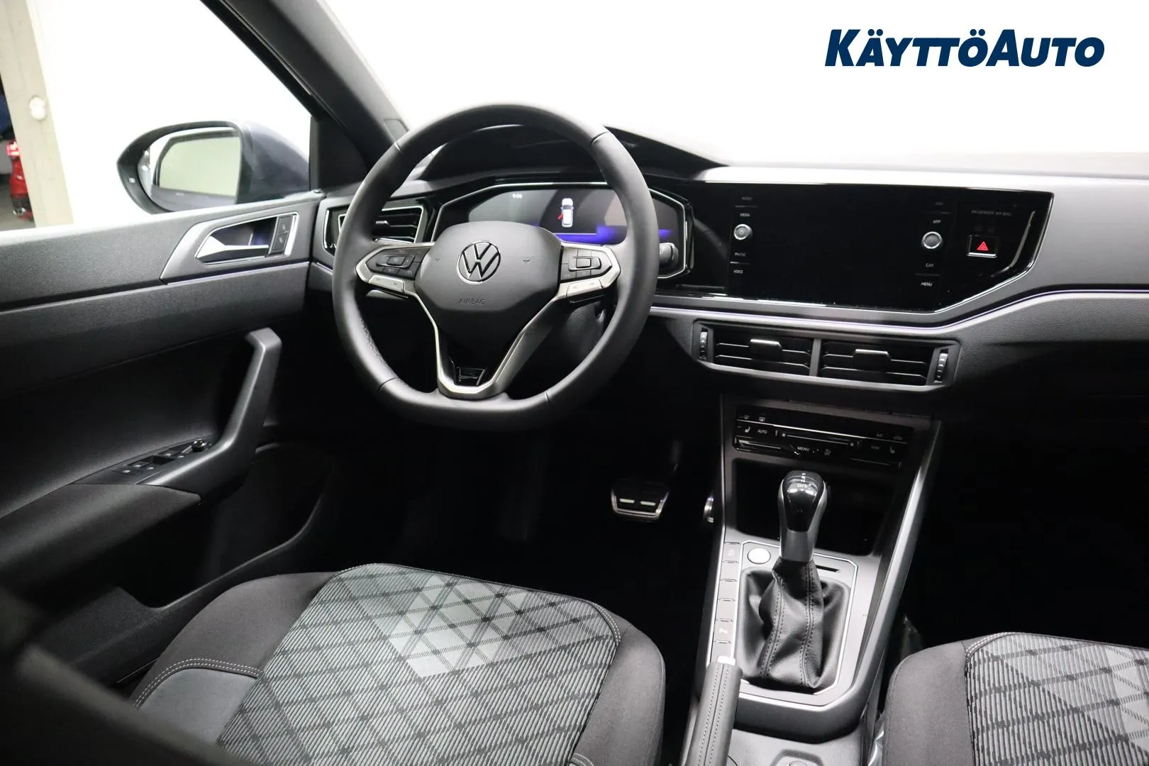 Volkswagen Taigo MRP-689 carousel image