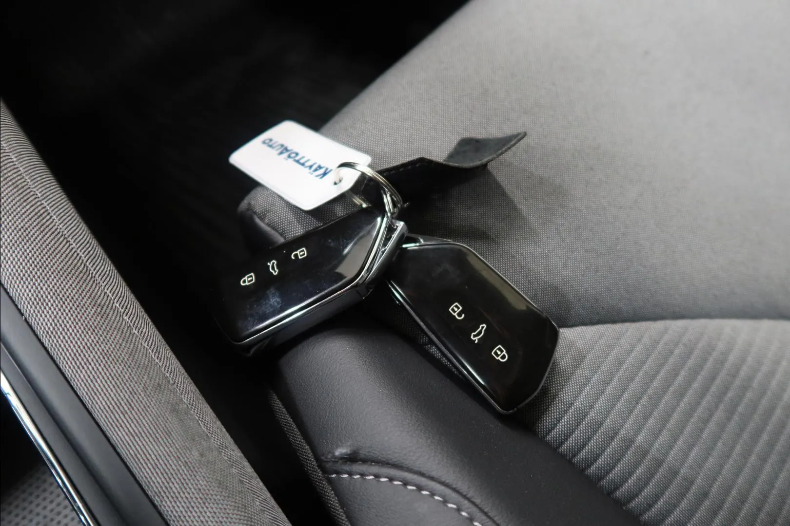 Skoda Enyaq ZOR-126 carousel image