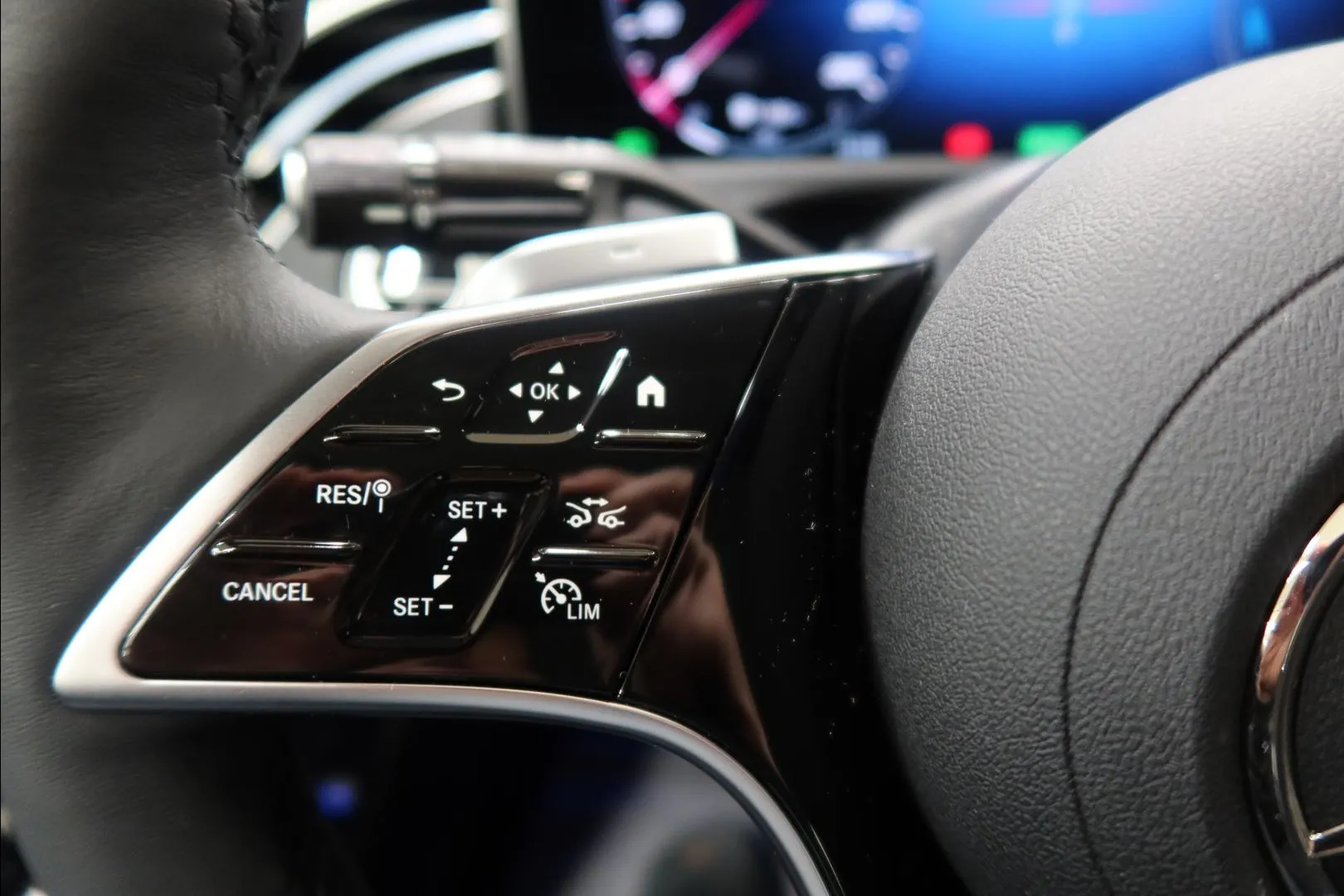 Mercedes-Benz E MRP-244 carousel image