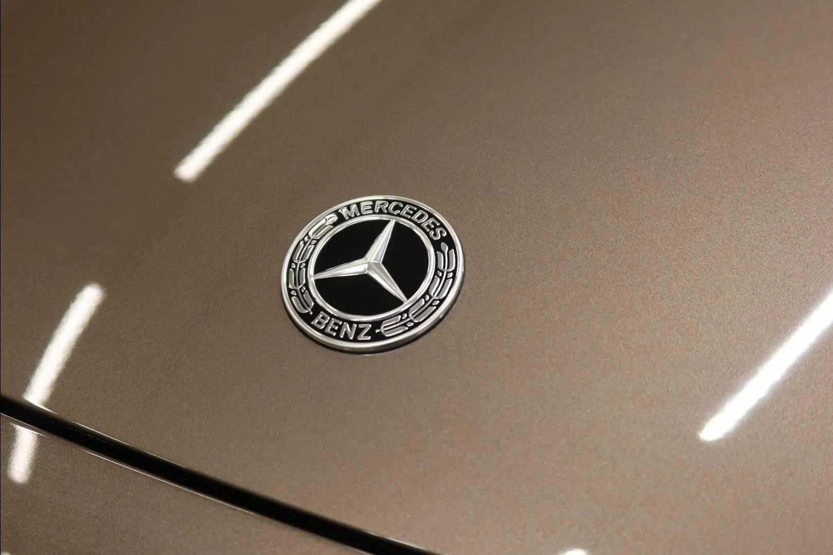 Mercedes-Benz E MRP-244 carousel image