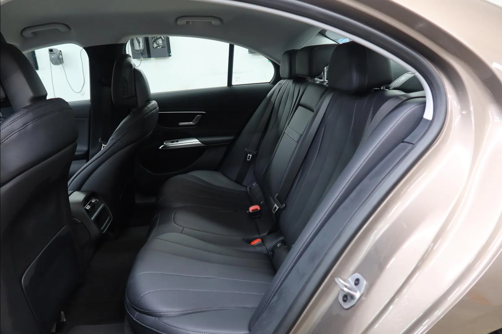 Mercedes-Benz E MRP-244 carousel image