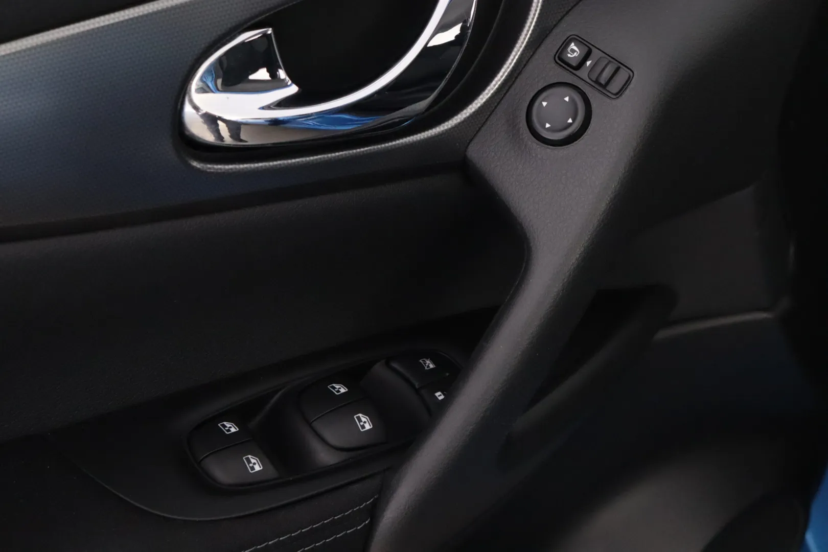 NISSAN Qashqai BVK-988 carousel image