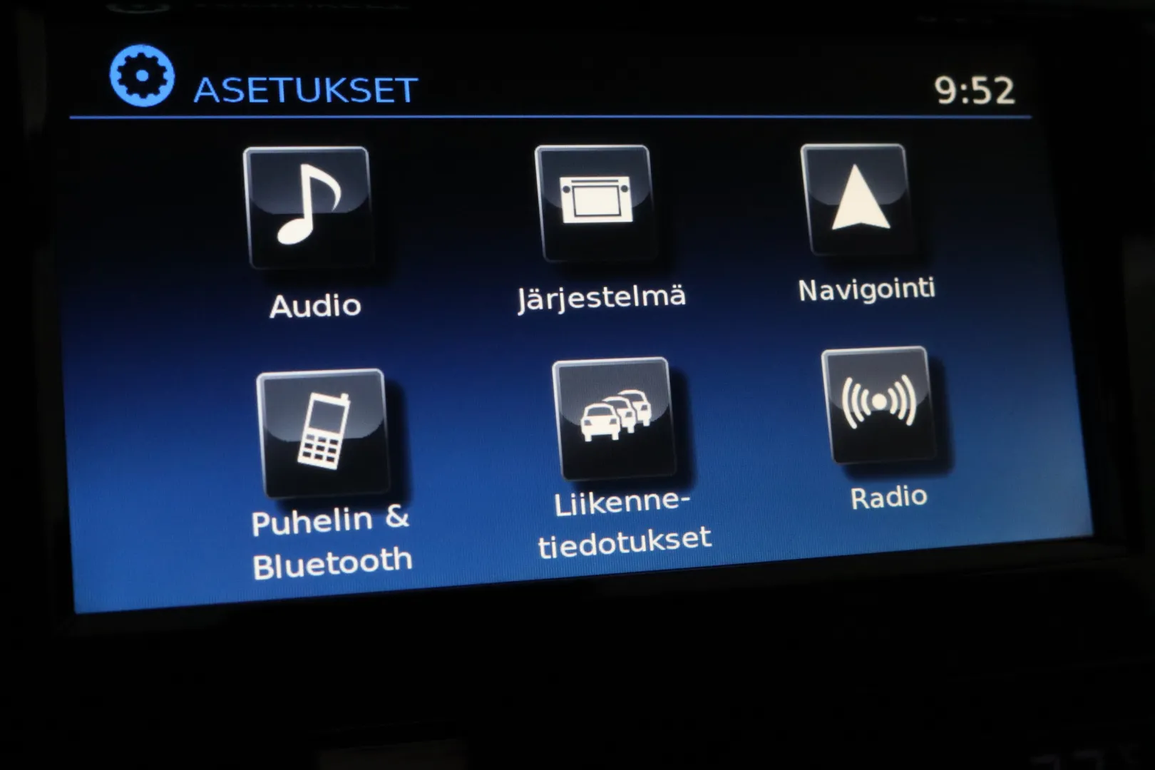 NISSAN Qashqai BVK-988 carousel image