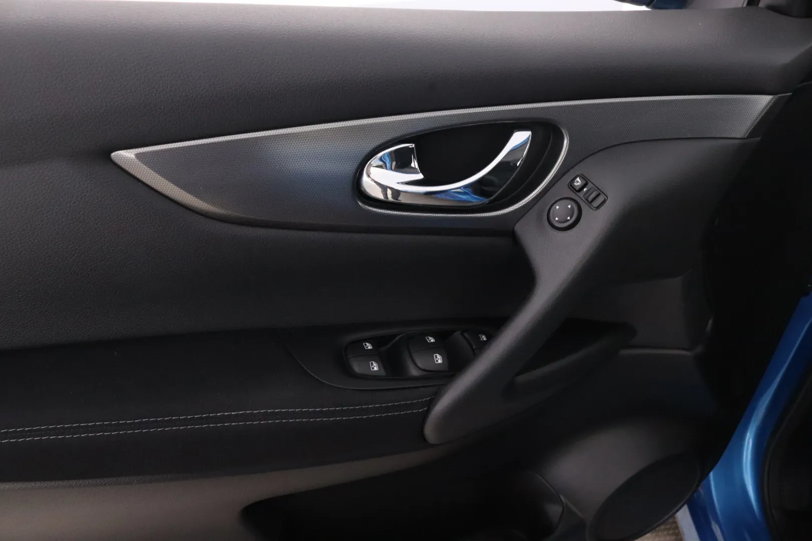 NISSAN Qashqai BVK-988 carousel image