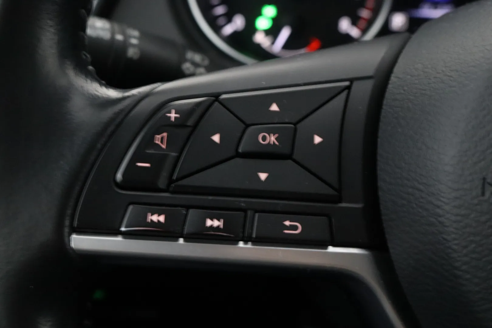 NISSAN Qashqai BVK-988 carousel image