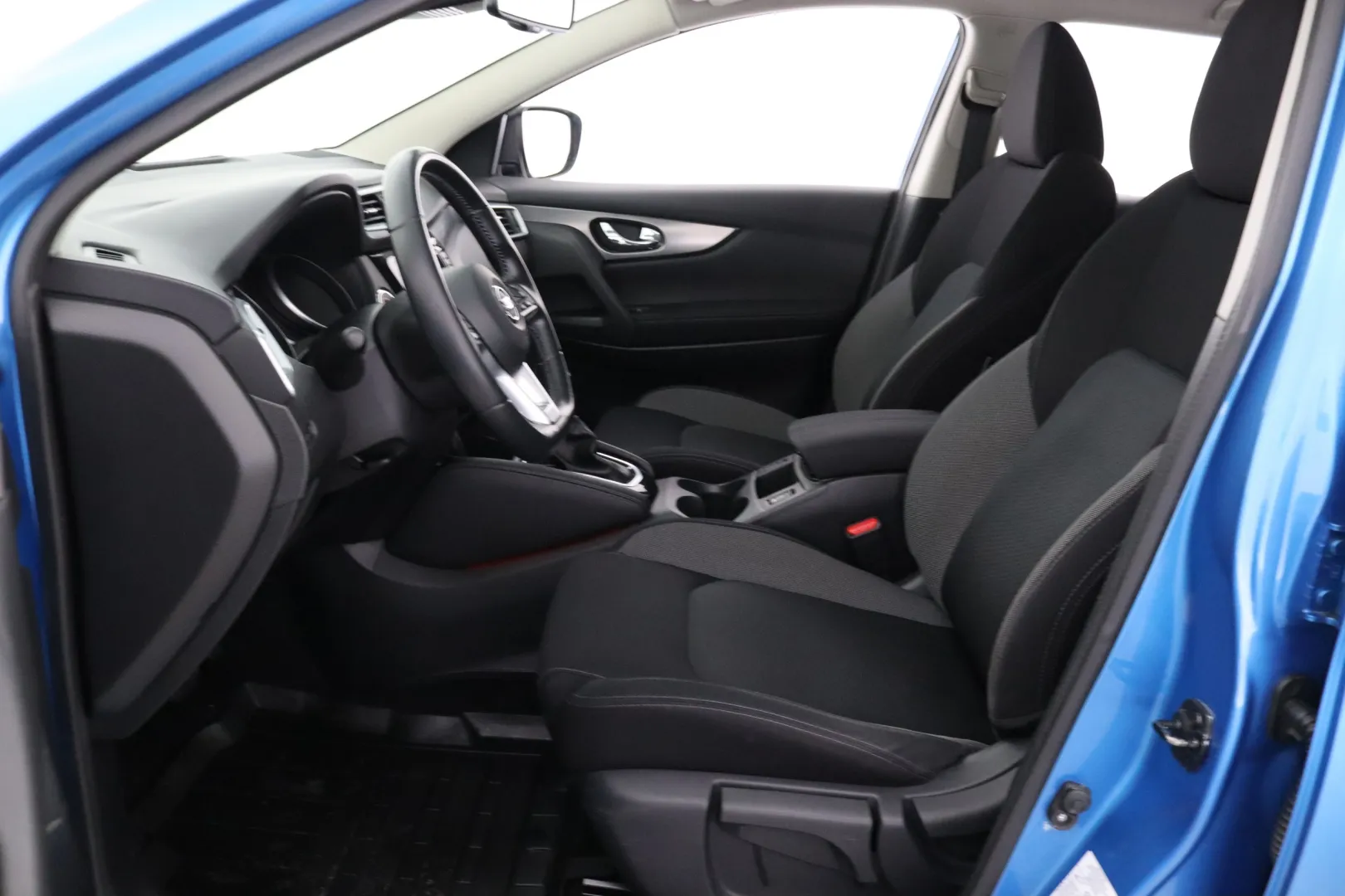 NISSAN Qashqai BVK-988 carousel image