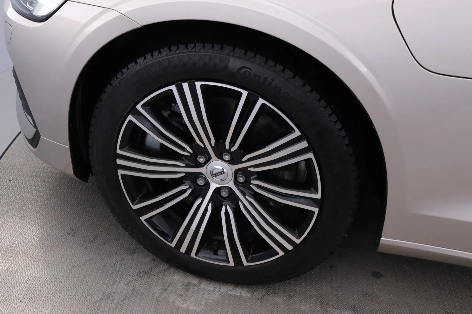 VOLVO V60 JMZ-204 carousel image