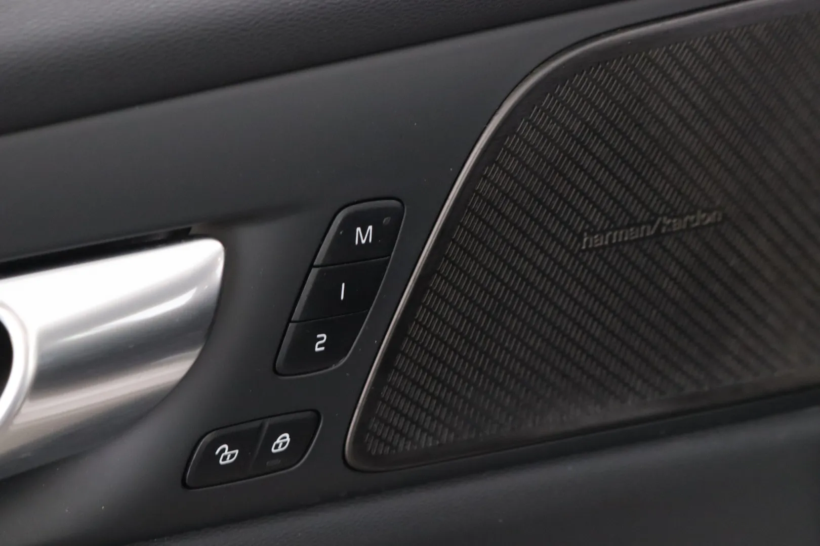 VOLVO V60 JMZ-204 carousel image