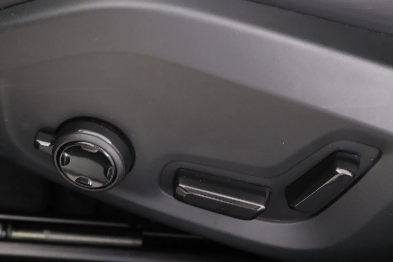 VOLVO V60 JMZ-204 carousel image