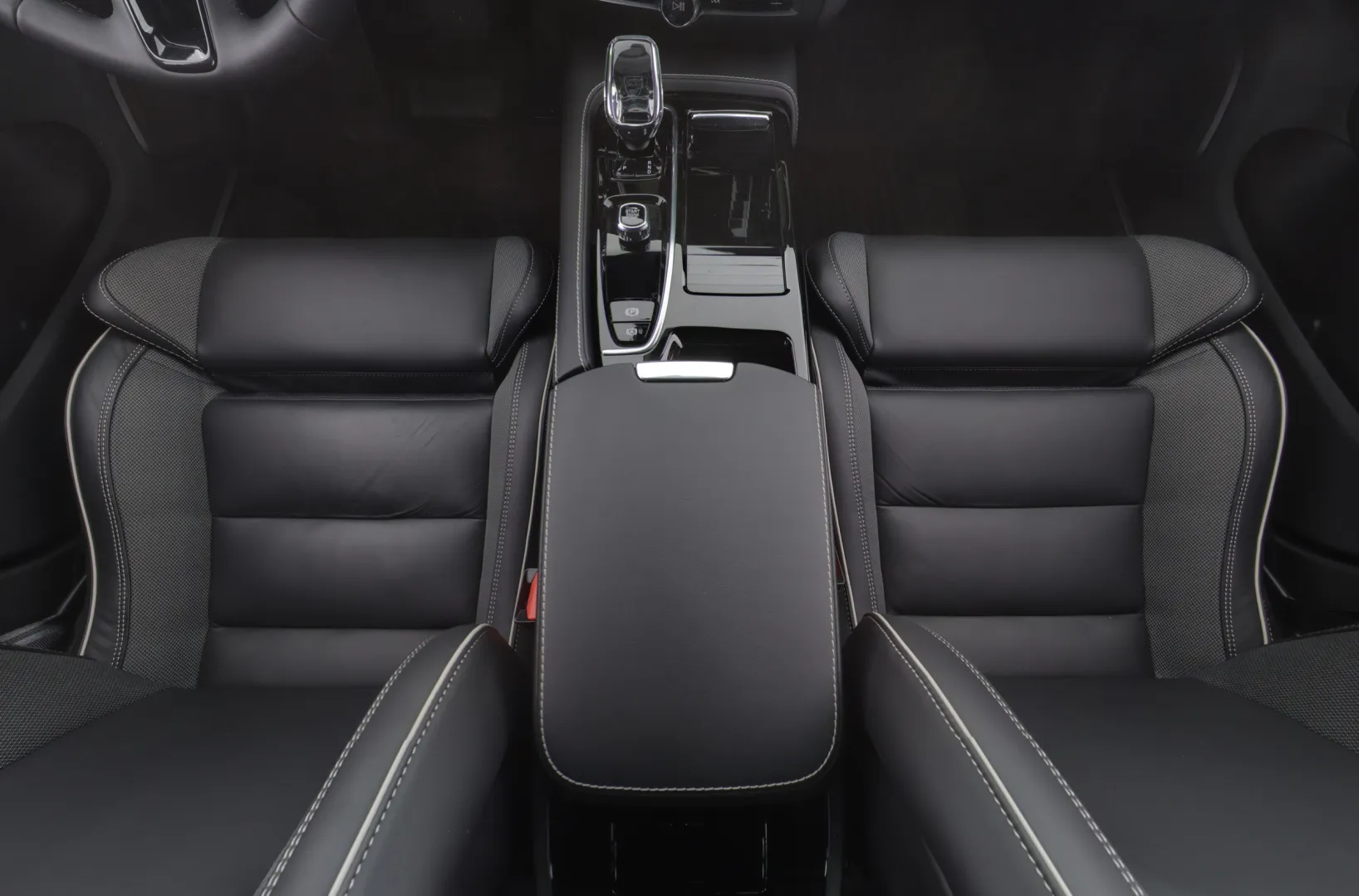 VOLVO V60 JMZ-204 carousel image