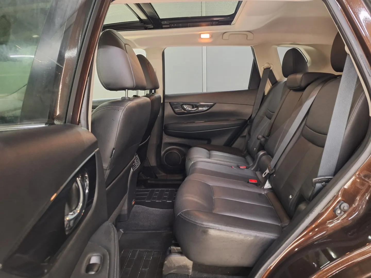 Nissan X-Trail ESO-832 carousel image